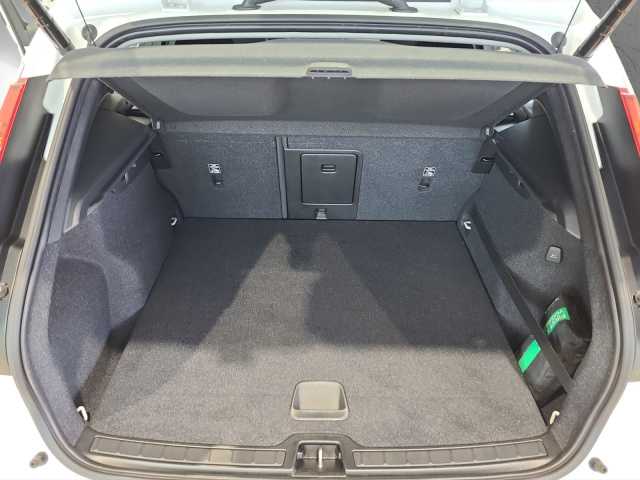 Volvo  XC 40 Momentum Pro AWD Bluetooth Navi LED Klima Einparkhilfe el. Fenster