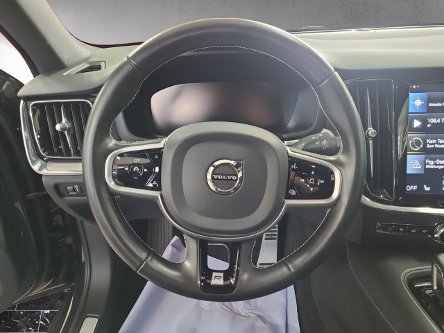 Volvo  V60 R Design Recharge Plug-In Hybrid AWD Bluetooth Navi LED Klima Einparkhilfe e