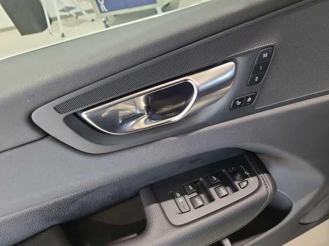 Volvo  XC 60 Inscription AWD Bluetooth Navi LED Vollleder Klima Einparkhilfe el. Fenste