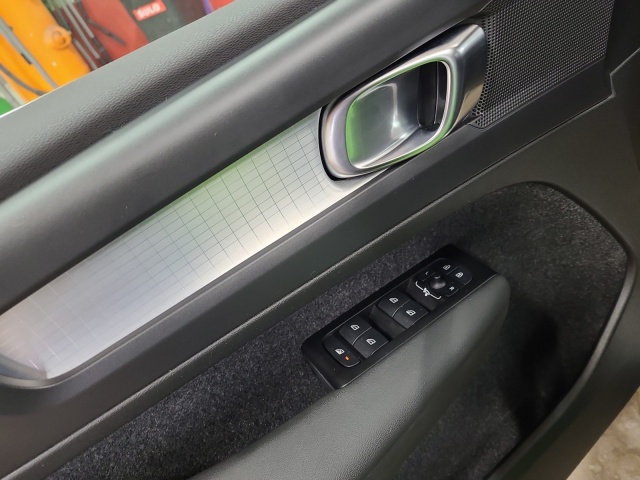 Volvo  XC 40 Inscription Expression Recharge Plug-In Hybr Bluetooth Navi LED Klima Einp