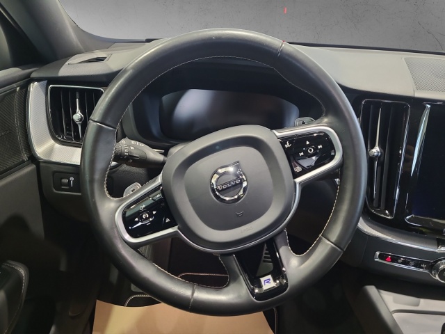 Volvo  XC 60 R Design AWD Bluetooth Navi LED Klima Standhzg Einparkhilfe el. Fenster