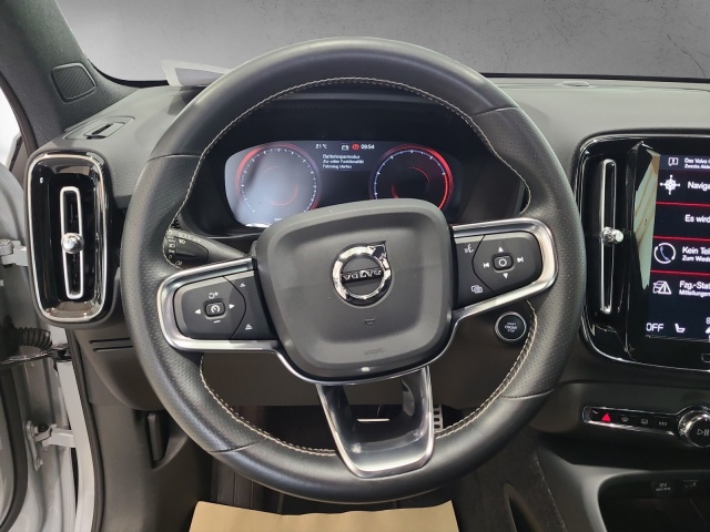 Volvo  XC 40 R Design 2WD Bluetooth Navi LED Vollleder Klima Einparkhilfe el. Fenster