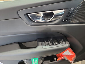Volvo  XC 60 Inscription AWD Bluetooth Head Up Display Navi LED Vollleder Klima Einpark