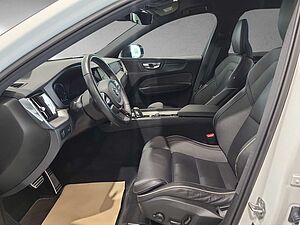 Volvo  XC 60 R Design AWD Bluetooth Navi LED Klima Einparkhilfe el. Fenster