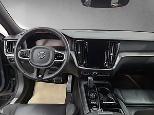 Volvo  V60 R Design Recharge Plug-In Hybrid AWD Bluetooth Navi LED Klima Einparkhilfe e