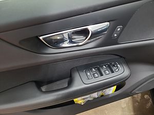 Volvo  V60 Inscription Expression Recharge Plug-In Hybrid Bluetooth Navi LED Klima Einp