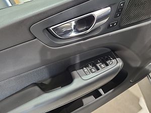 Volvo  XC 60 R Design AWD Bluetooth Head Up Display Navi LED Klima Standhzg Einparkhilf