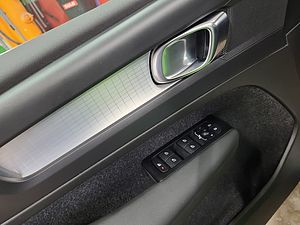 Volvo  XC 40 Inscription Expression Recharge Plug-In Hybr Bluetooth Navi LED Klima Einp