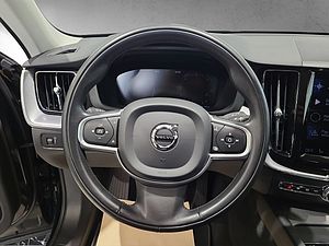 Volvo  XC 60 Momentum Pro AWD Bluetooth Navi LED Klima Einparkhilfe el. Fenster