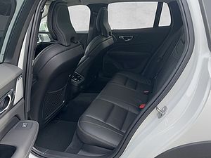 Volvo  V60 CC Pro AWD Bluetooth Head Up Display Navi LED Vollleder Klima Einparkhilfe e