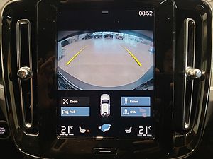 Volvo  XC 40 Momentum Pro 2WD Bluetooth Navi LED Klima Einparkhilfe el. Fenster